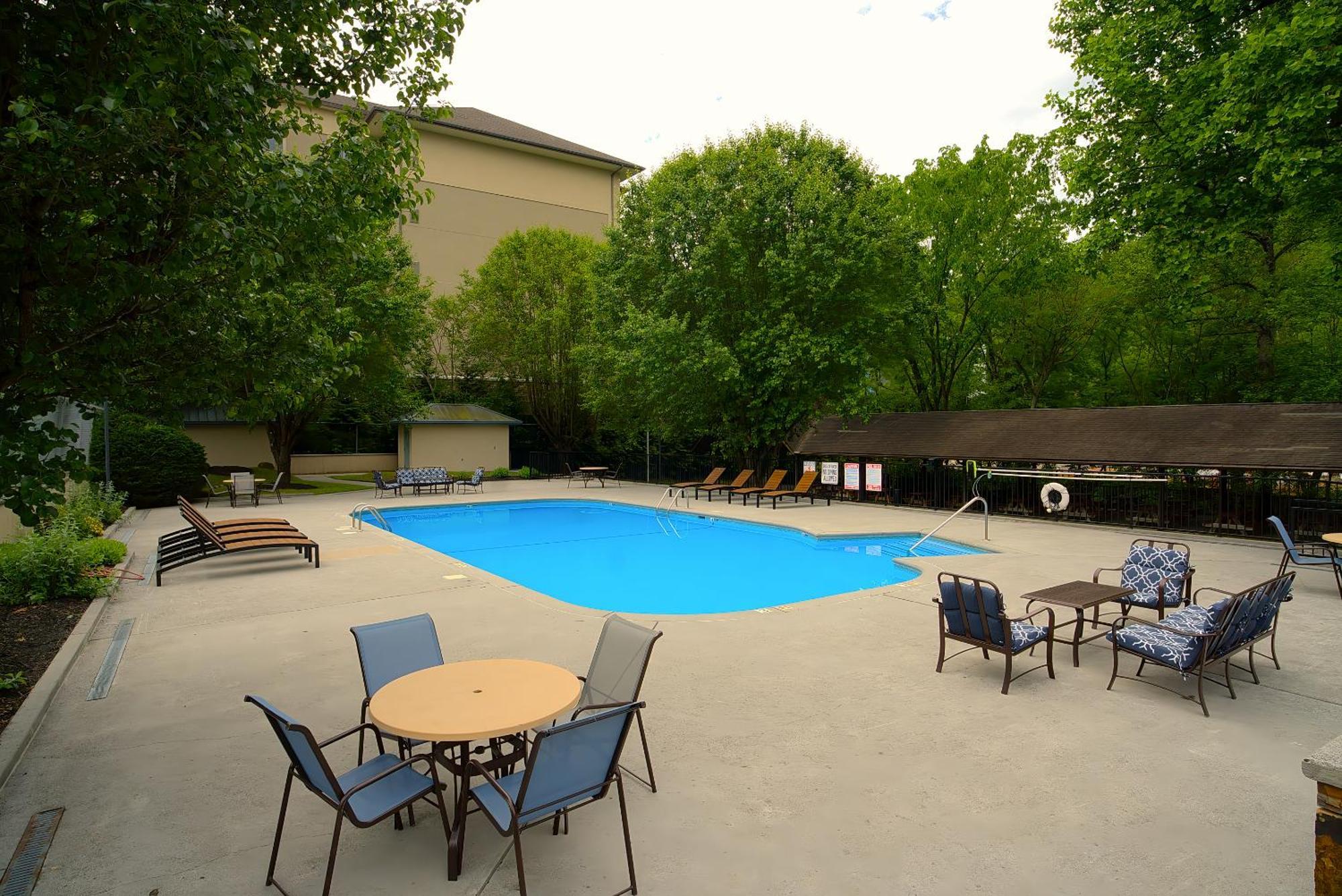 Glenstone Hotel 3*